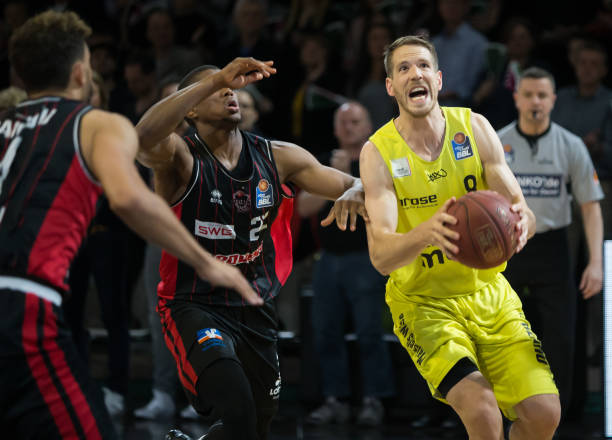 基础上做出 基础上做出