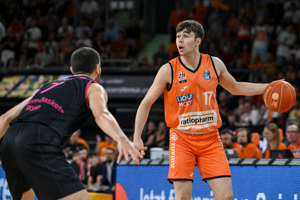 视为一场关 视为一场关