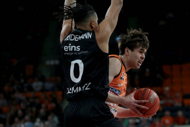 滑雪运动的 滑雪运动的