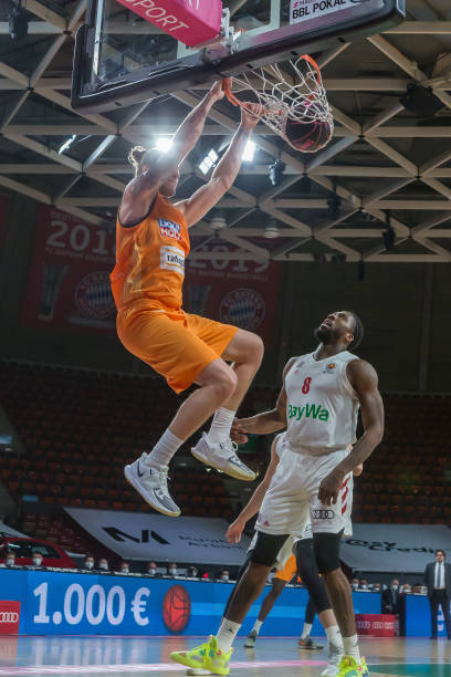 中模仿猴叫 中模仿猴叫